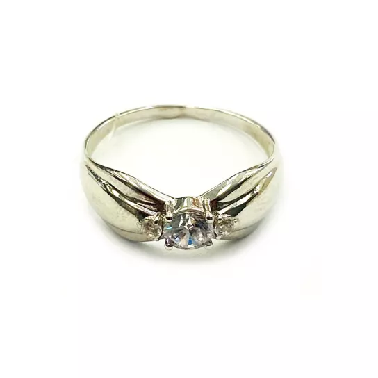Серебряное кольцо 925, женское, с фианитом, размер 17.5