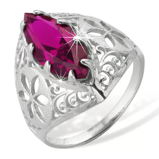 Кольцо с корундом из серебра